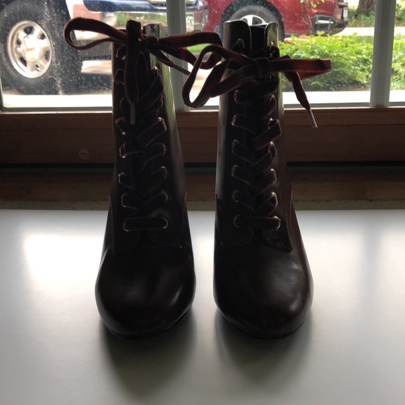 Burgundy faux leather high heel boots NWOT - Picture 3 of 6